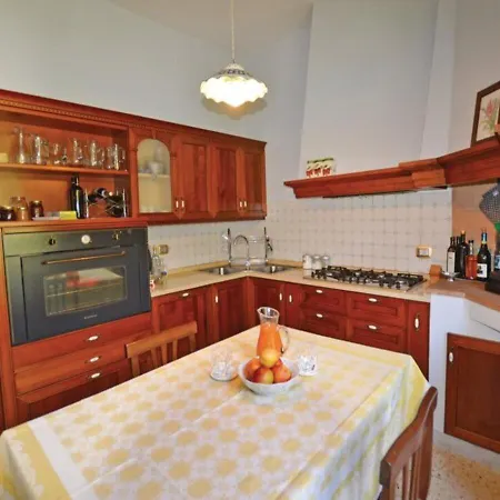 瓦勒奥利维别墅农家乐 *