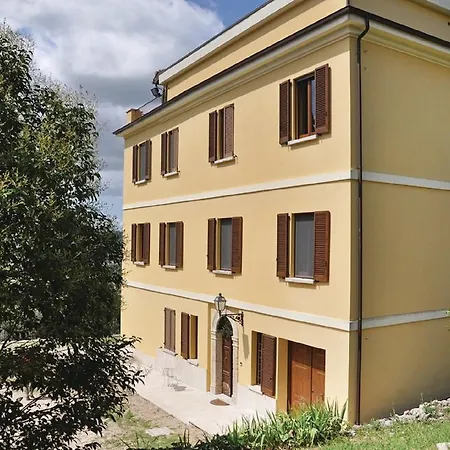 瓦勒奥利维别墅农家乐 *